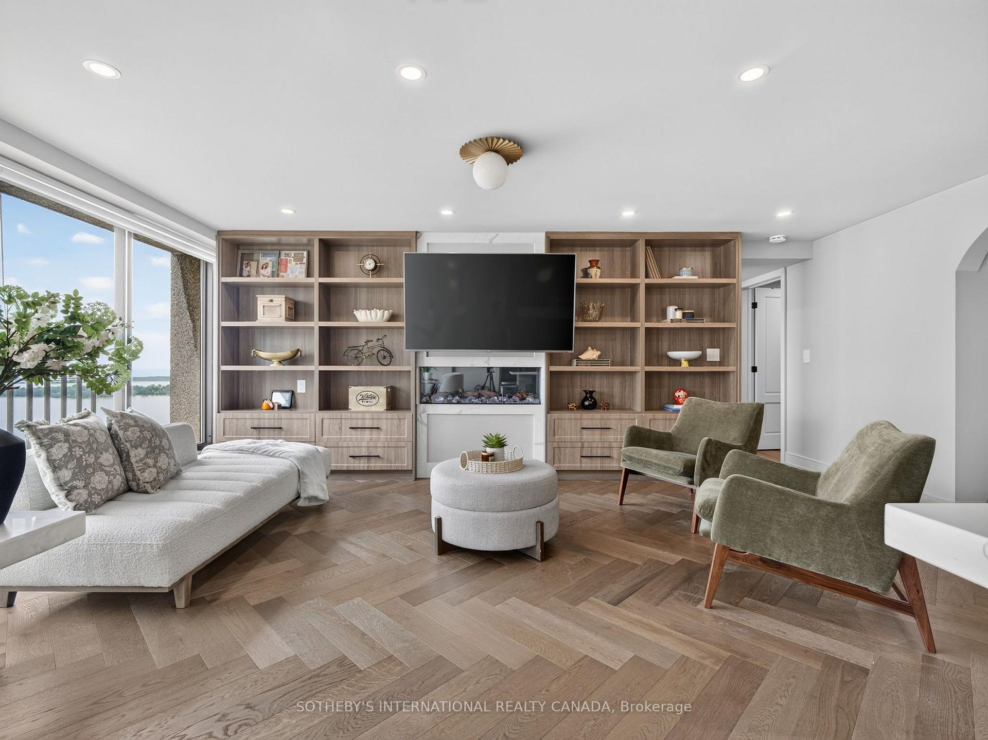 Photo 8 of Unit 3503, 65 Harbour Square, Toronto, Waterfront Communities — HOMEH