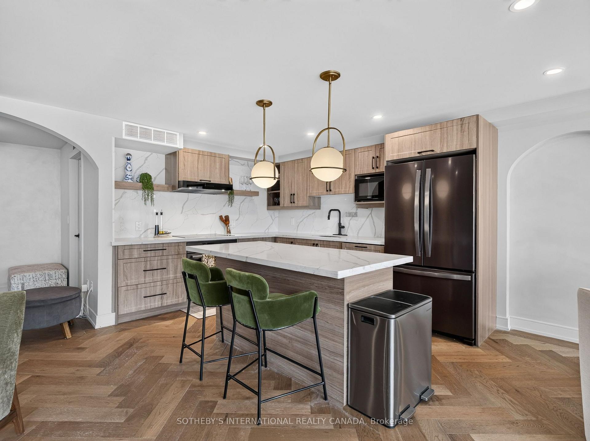 Photo 12 of Unit 3503, 65 Harbour Square, Toronto, Waterfront Communities — HOMEH