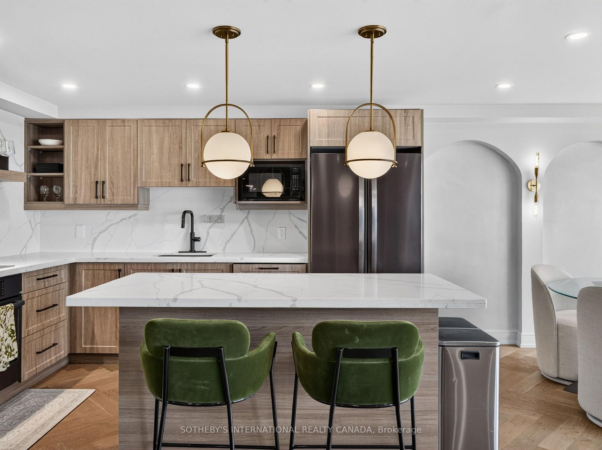 Photo 14 of Unit 3503, 65 Harbour Square, Toronto, Waterfront Communities — HOMEH