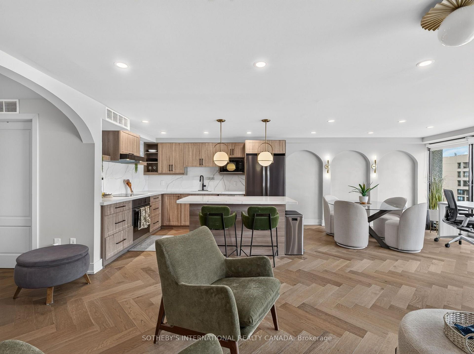 Photo 15 of Unit 3503, 65 Harbour Square, Toronto, Waterfront Communities — HOMEH
