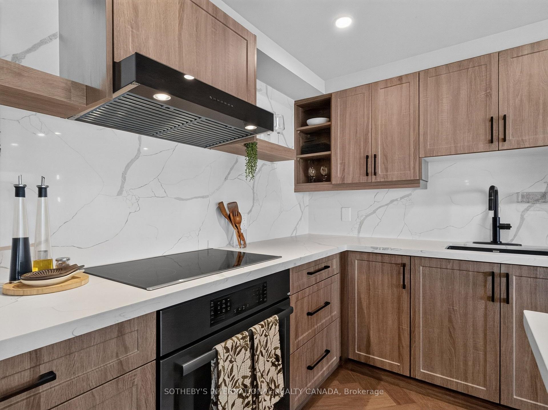 Photo 17 of Unit 3503, 65 Harbour Square, Toronto, Waterfront Communities — HOMEH