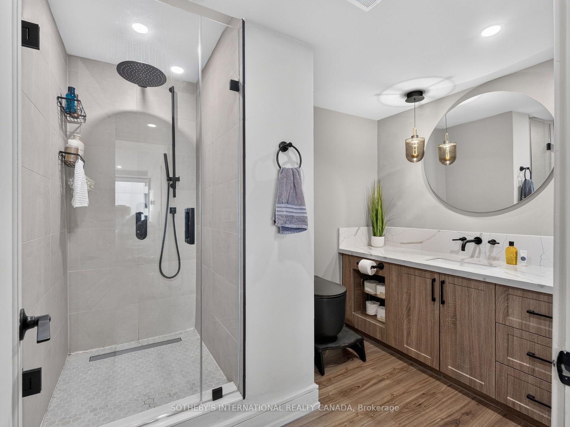 Photo 24 of Unit 3503, 65 Harbour Square, Toronto, Waterfront Communities — HOMEH