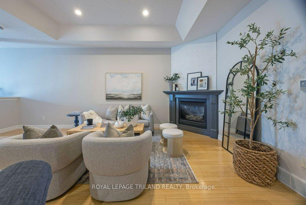 Photo 9 of Unit 67, 70 Tanoak Drive, London, North E — HOMEH