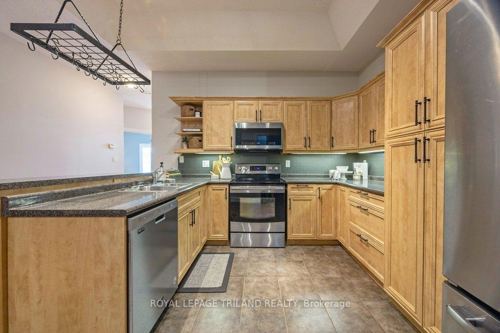 Photo 14 of Unit 67, 70 Tanoak Drive, London, North E — HOMEH