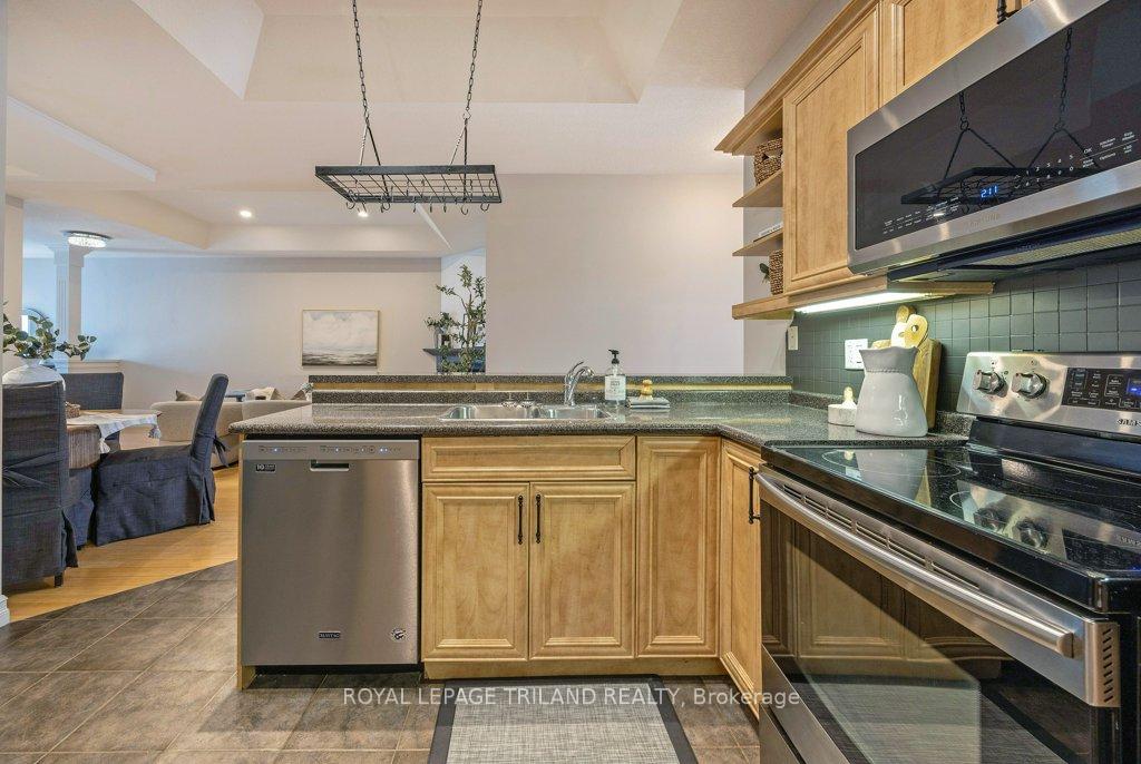 Photo 15 of Unit 67, 70 Tanoak Drive, London, North E — HOMEH
