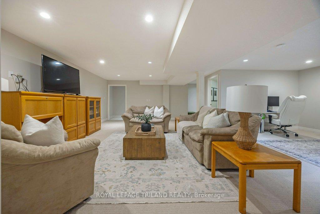 Photo 30 of Unit 67, 70 Tanoak Drive, London, North E — HOMEH