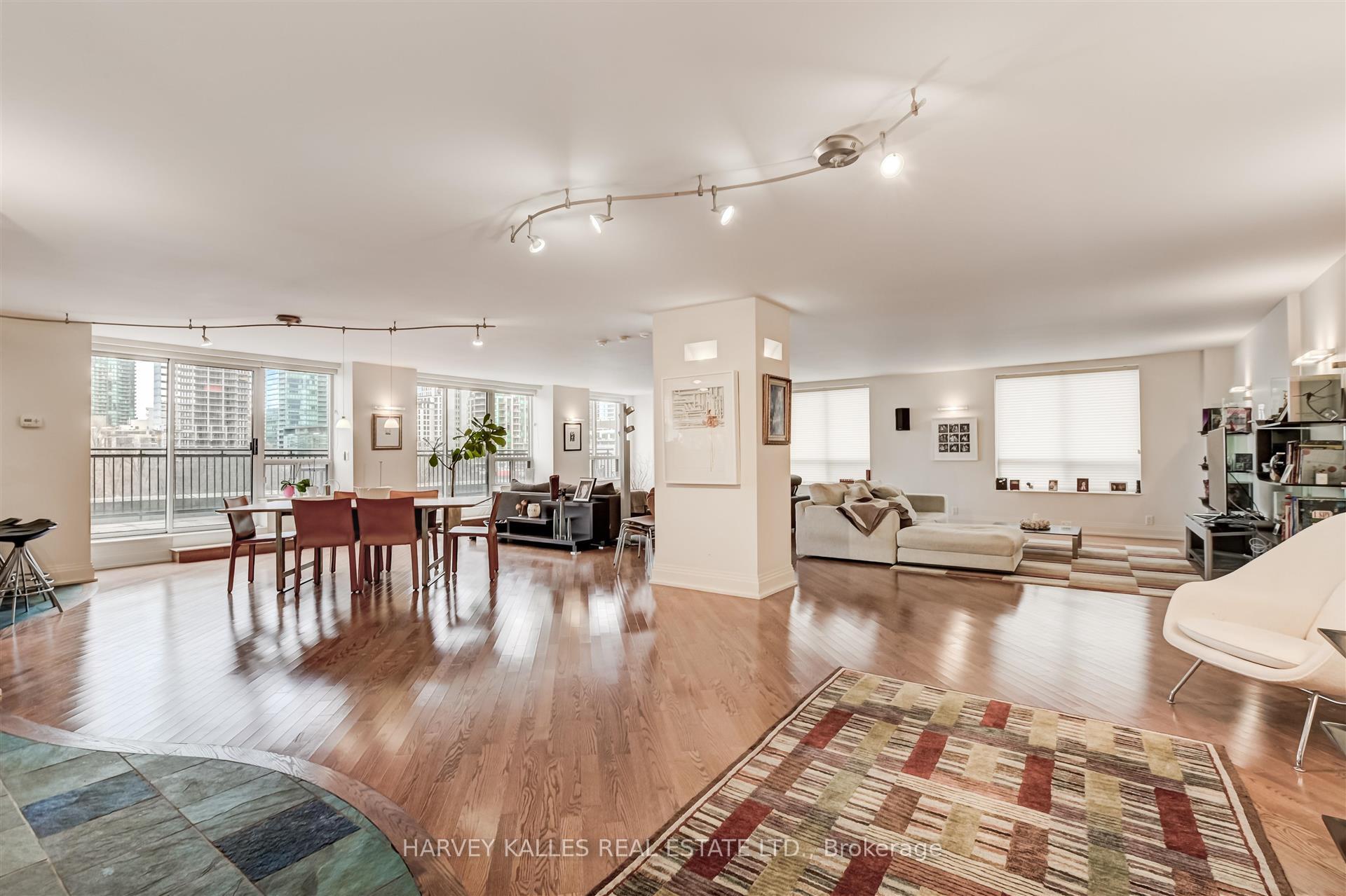 Photo 7 of Unit 708, 99 Avenue Road, Toronto, The Annex — HOMEH