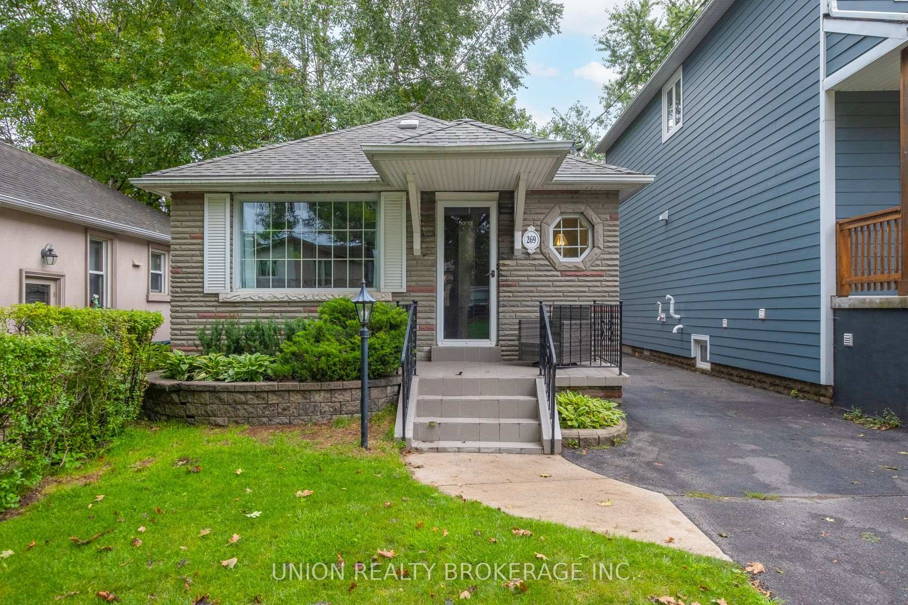 Front of 269 Warden Avenue