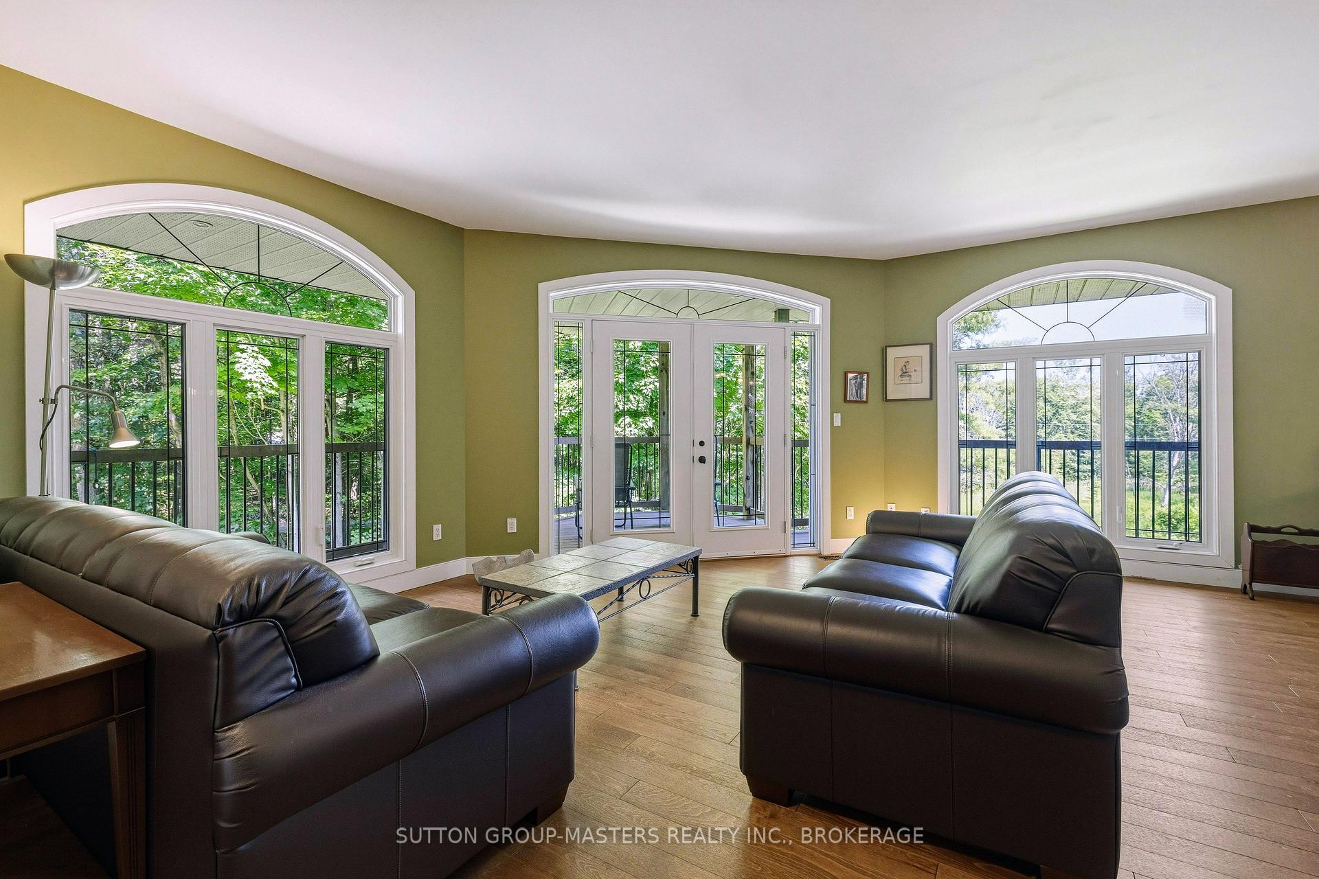 Photo 7 of 139 Country Woods Drive, Frontenac, Frontenac South — HOMEH