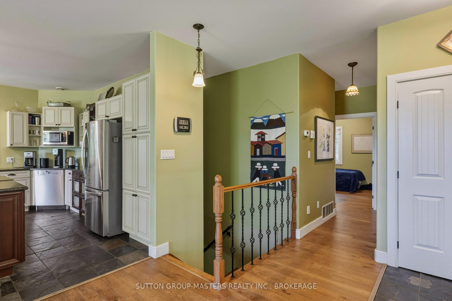 Photo 20 of 139 Country Woods Drive, Frontenac, Frontenac South — HOMEH