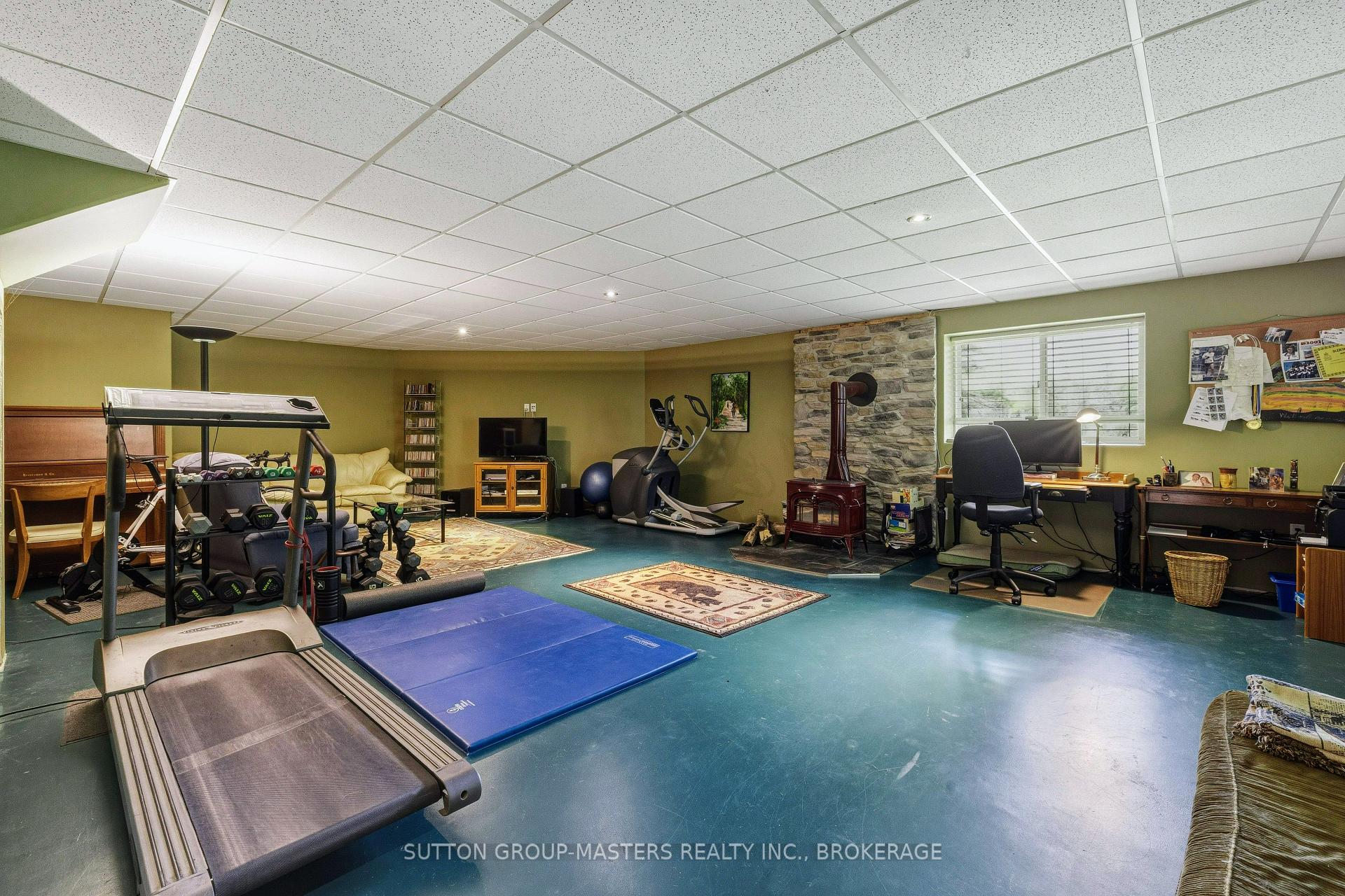 Photo 21 of 139 Country Woods Drive, Frontenac, Frontenac South — HOMEH
