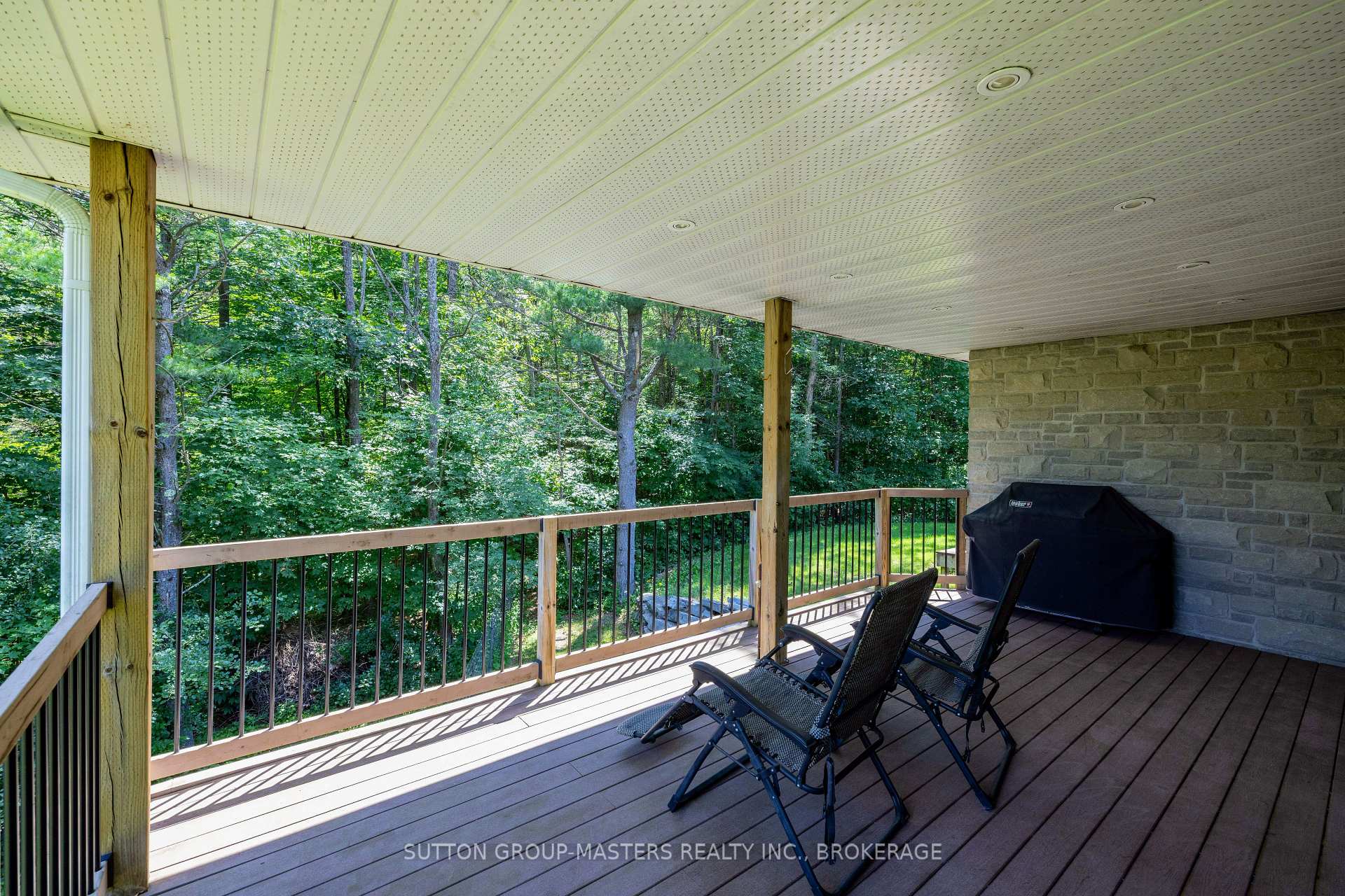 Photo 31 of 139 Country Woods Drive, Frontenac, Frontenac South — HOMEH