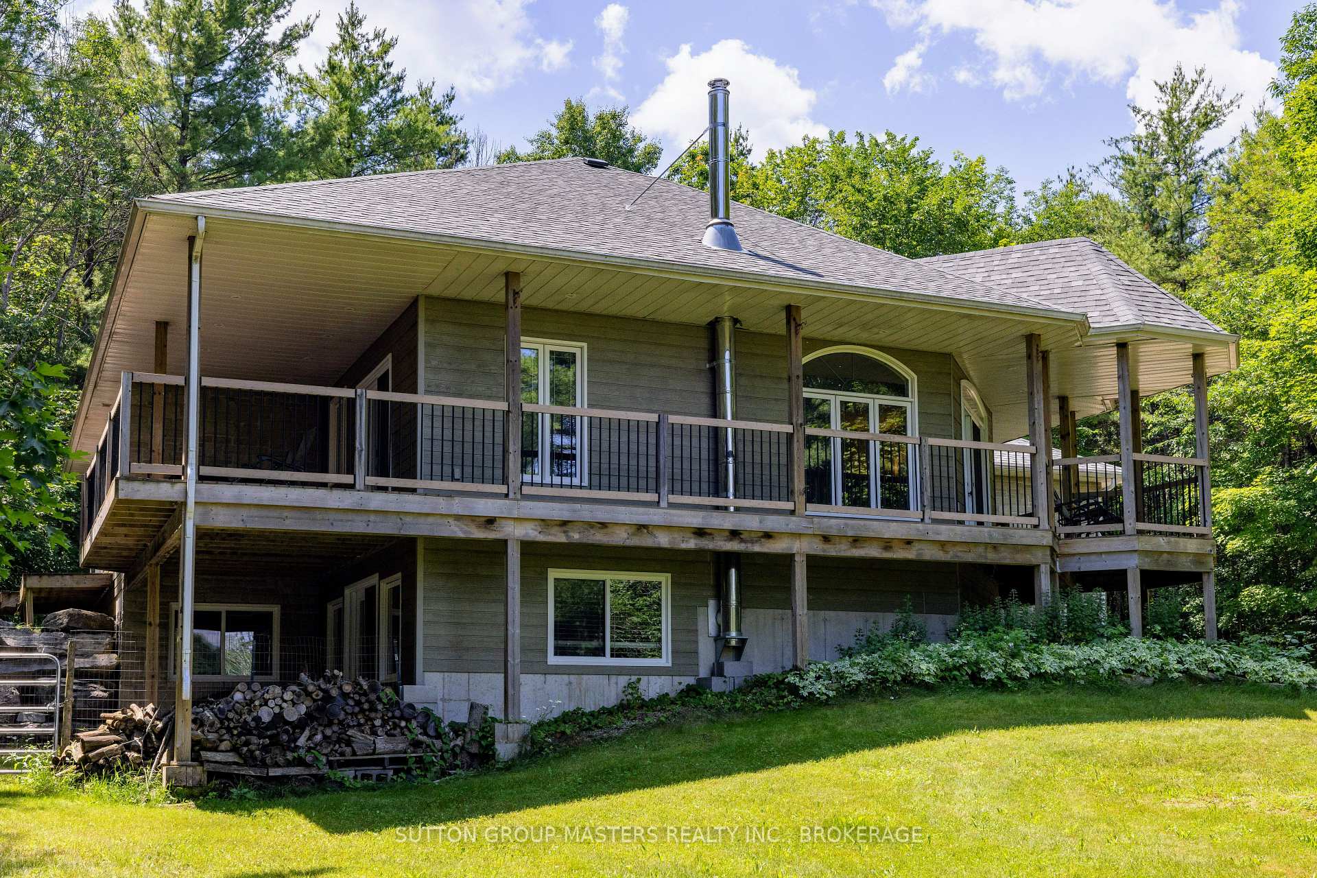 Photo 33 of 139 Country Woods Drive, Frontenac, Frontenac South — HOMEH