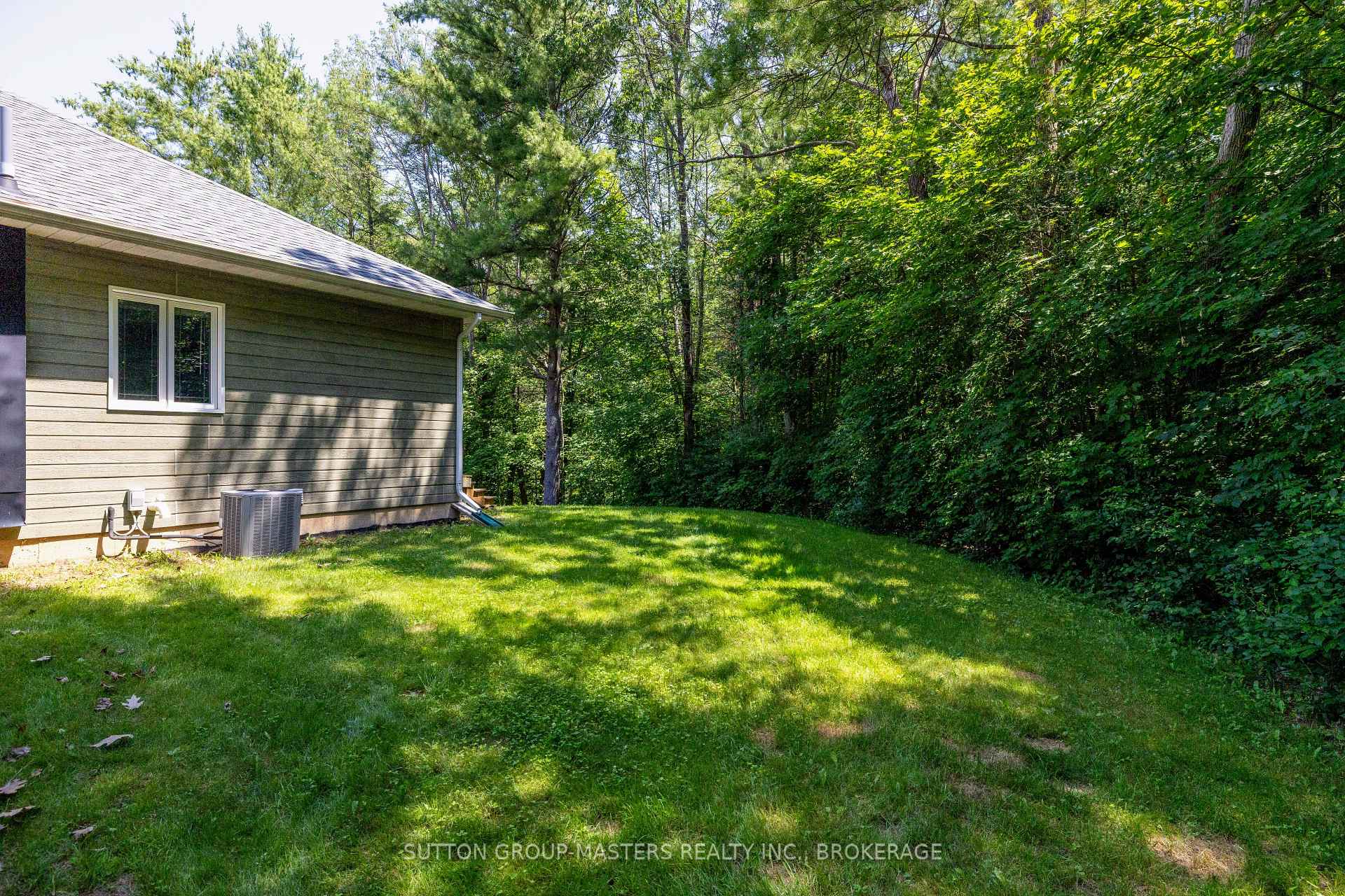 Photo 34 of 139 Country Woods Drive, Frontenac, Frontenac South — HOMEH