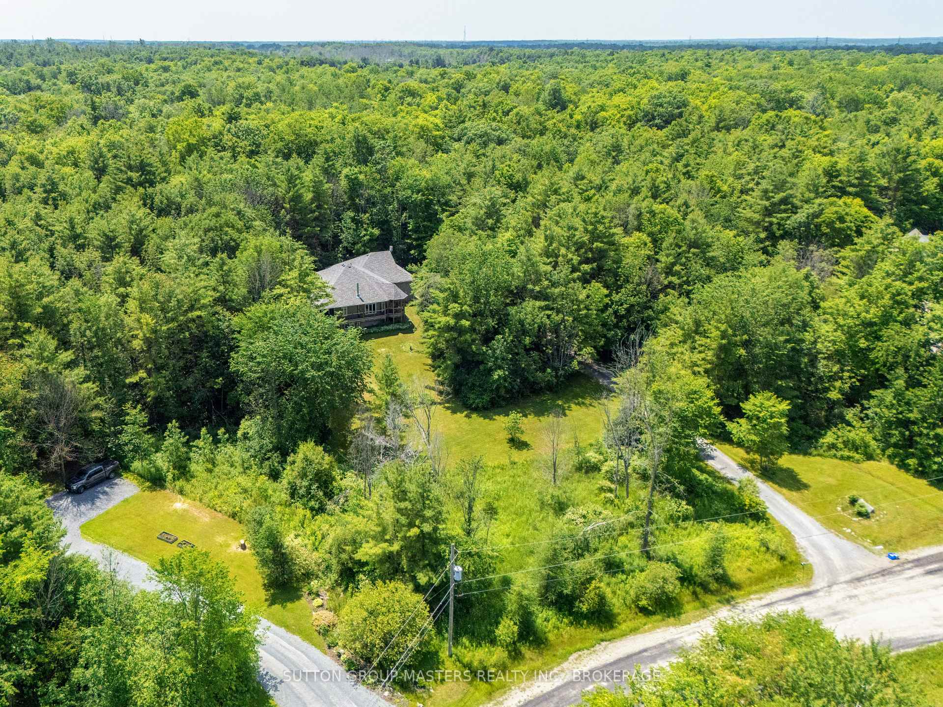 Photo 39 of 139 Country Woods Drive, Frontenac, Frontenac South — HOMEH