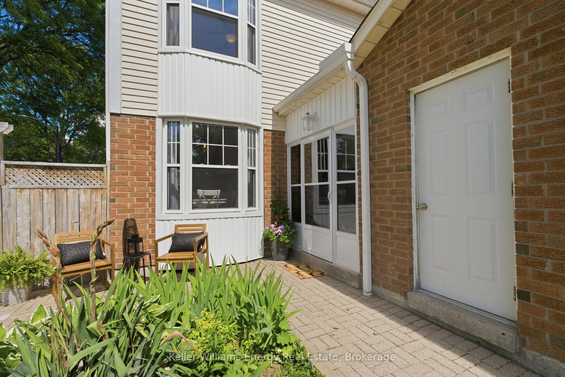 Photo 3 of 25 Habitant Crescent, Whitby, Lynde Creek — HOMEH