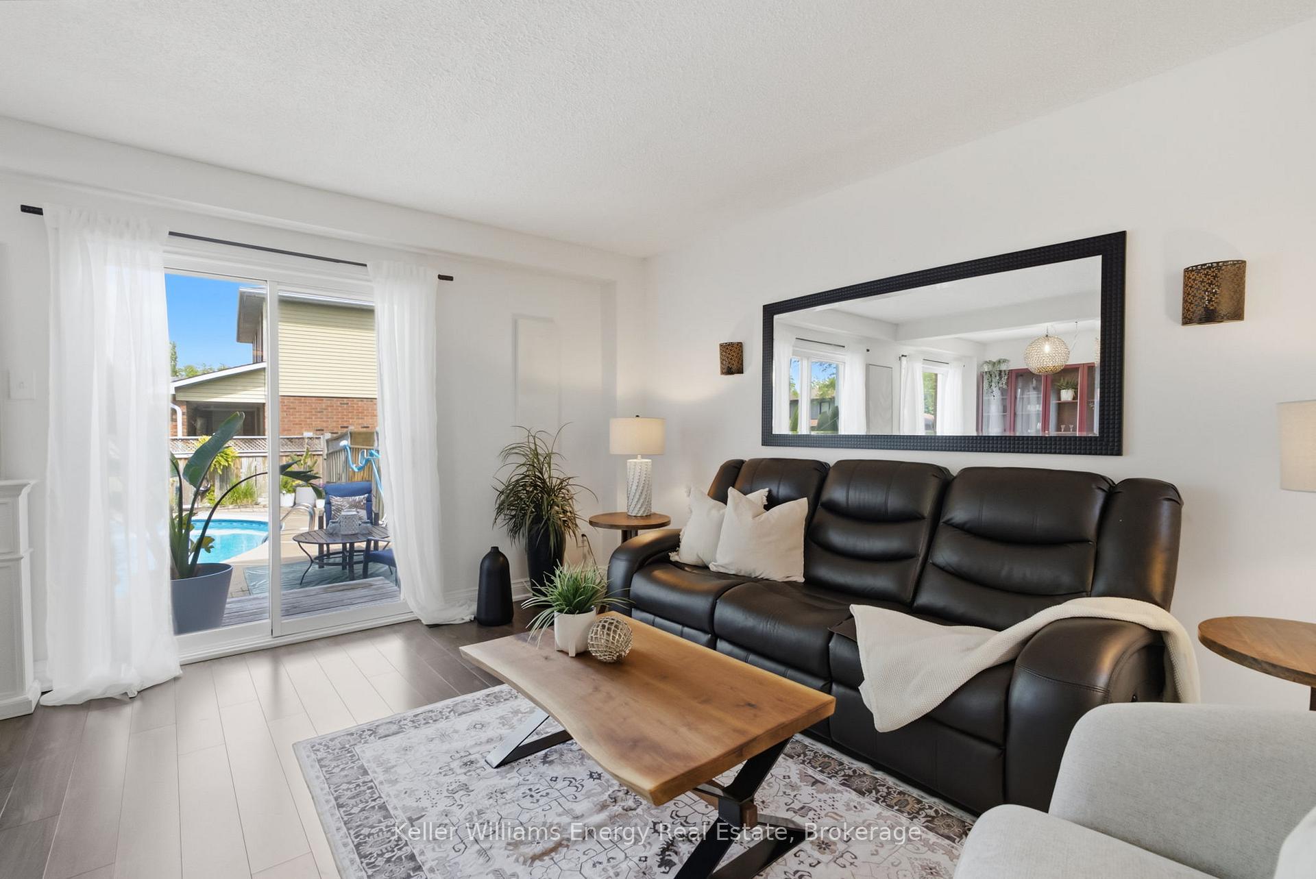 Photo 8 of 25 Habitant Crescent, Whitby, Lynde Creek — HOMEH