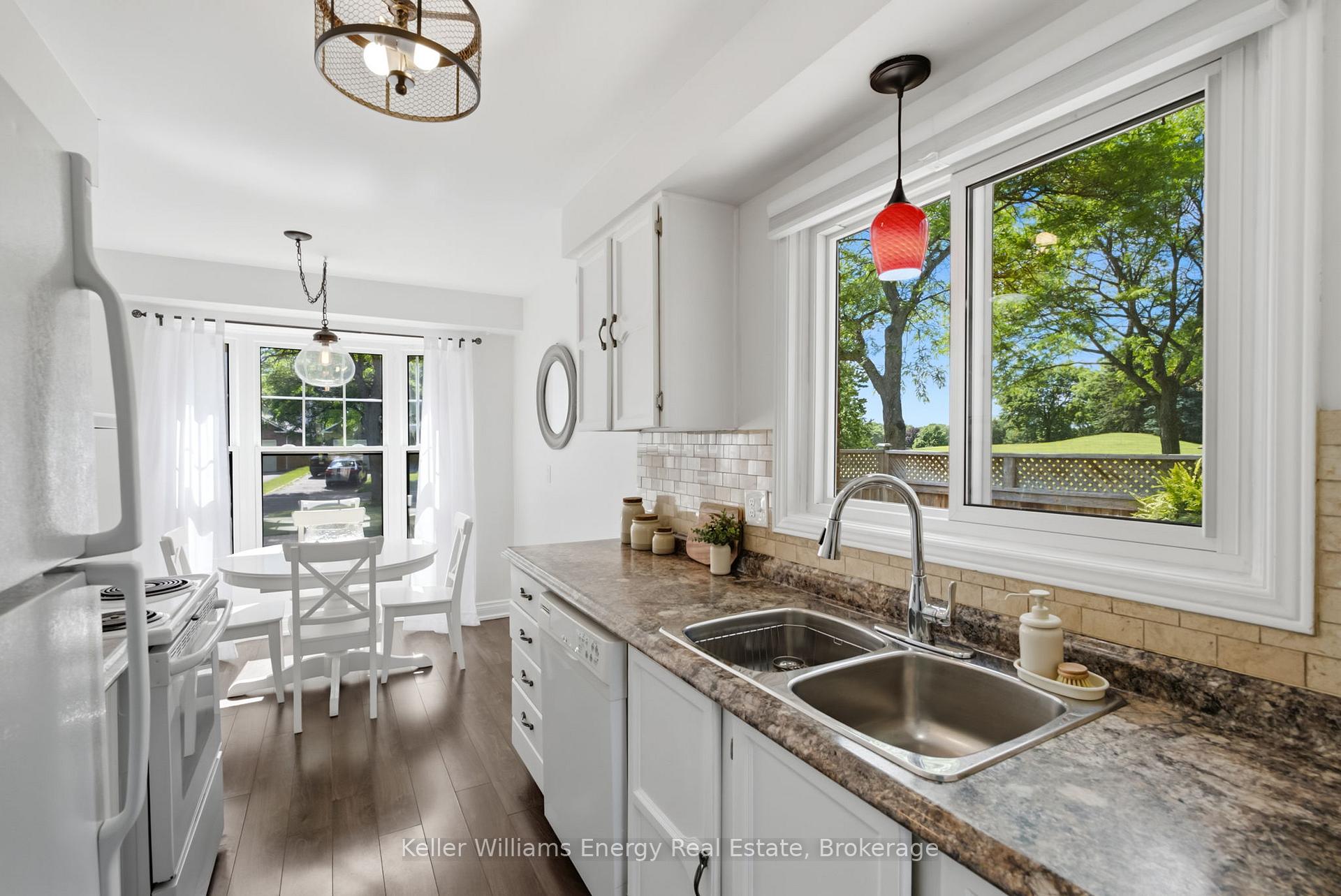 Photo 13 of 25 Habitant Crescent, Whitby, Lynde Creek — HOMEH