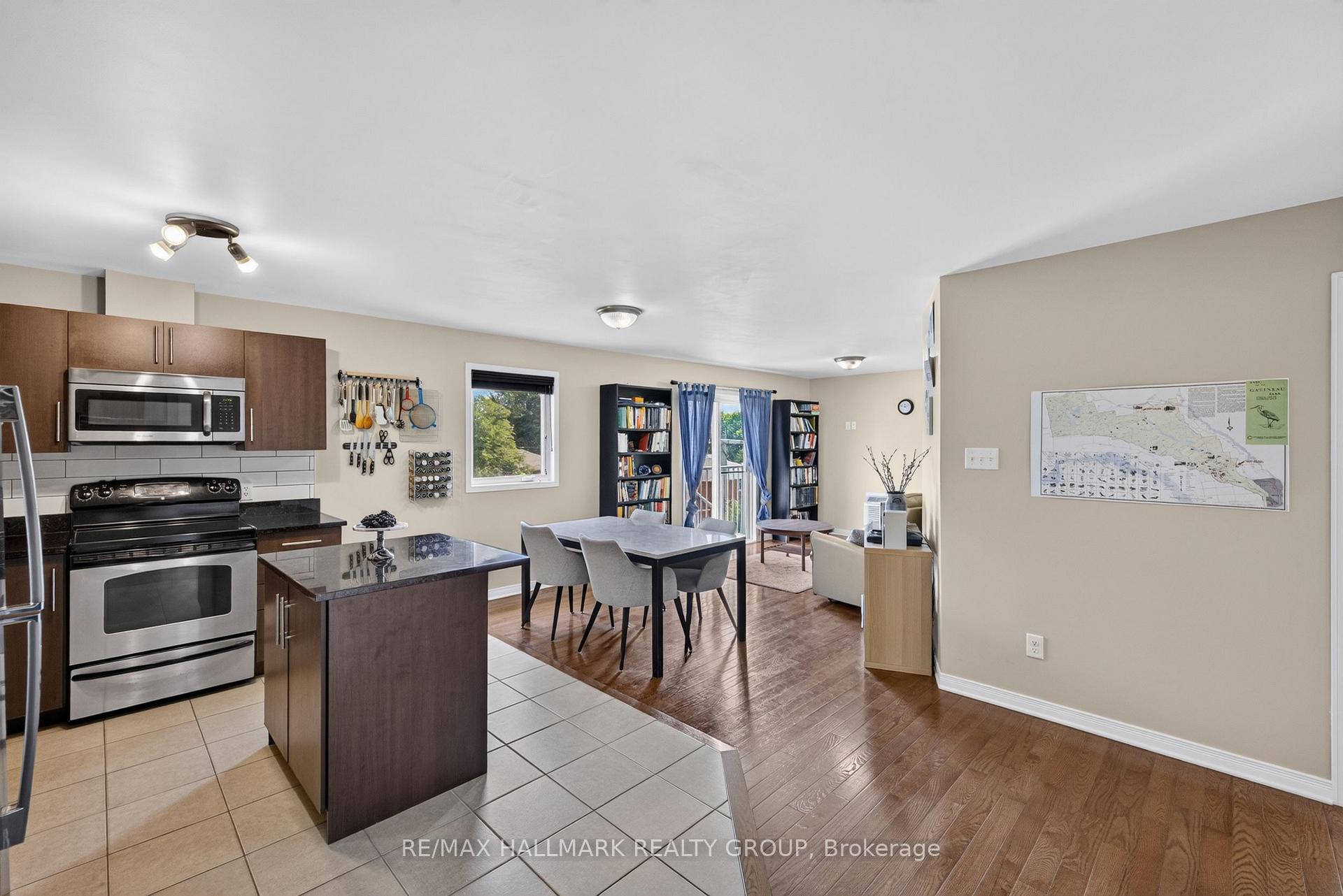 Photo 8 of Unit 401, 646 Cummings Avenue, Ottawa, Castle Heights/Rideau High — HOMEH