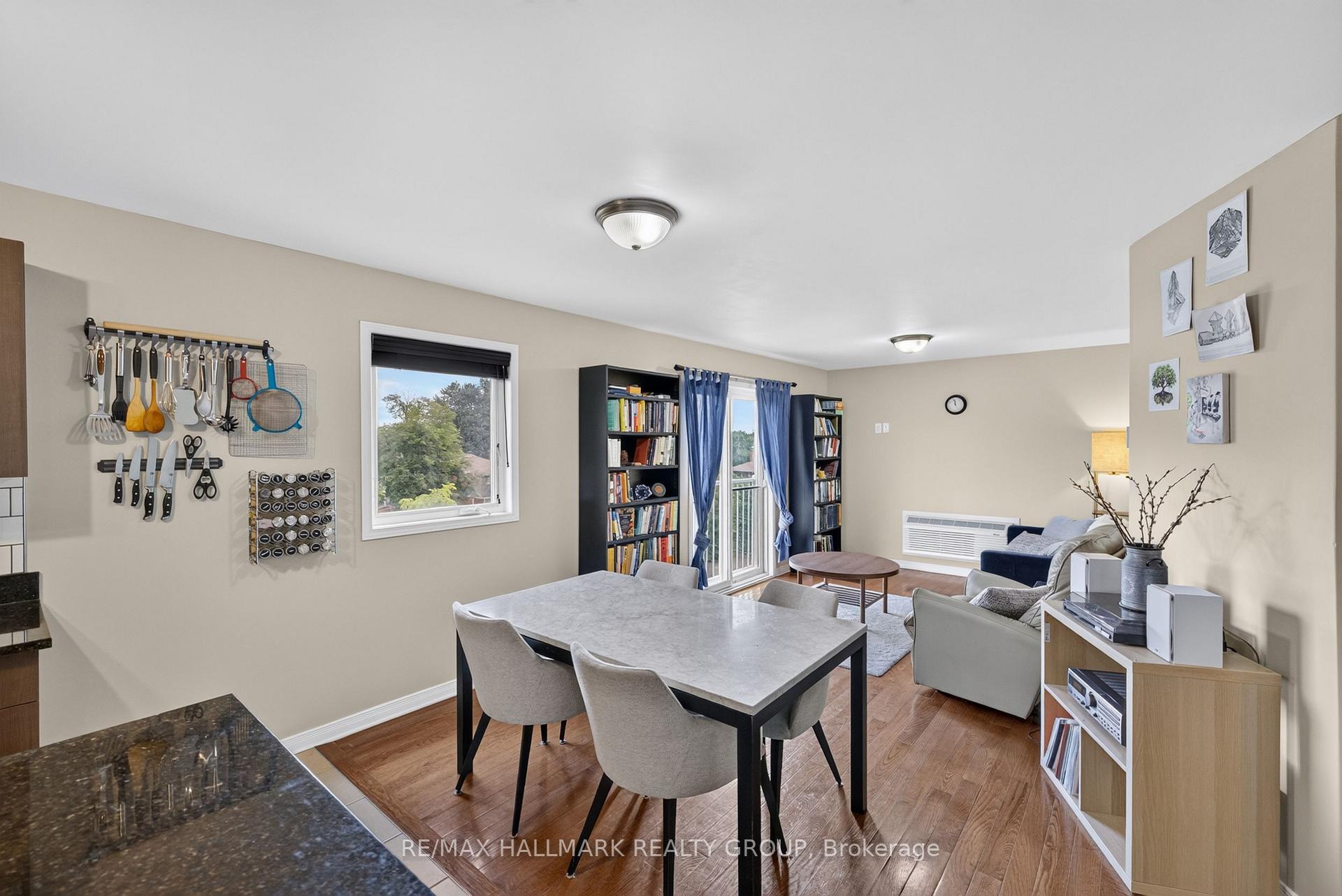 Photo 9 of Unit 401, 646 Cummings Avenue, Ottawa, Castle Heights/Rideau High — HOMEH