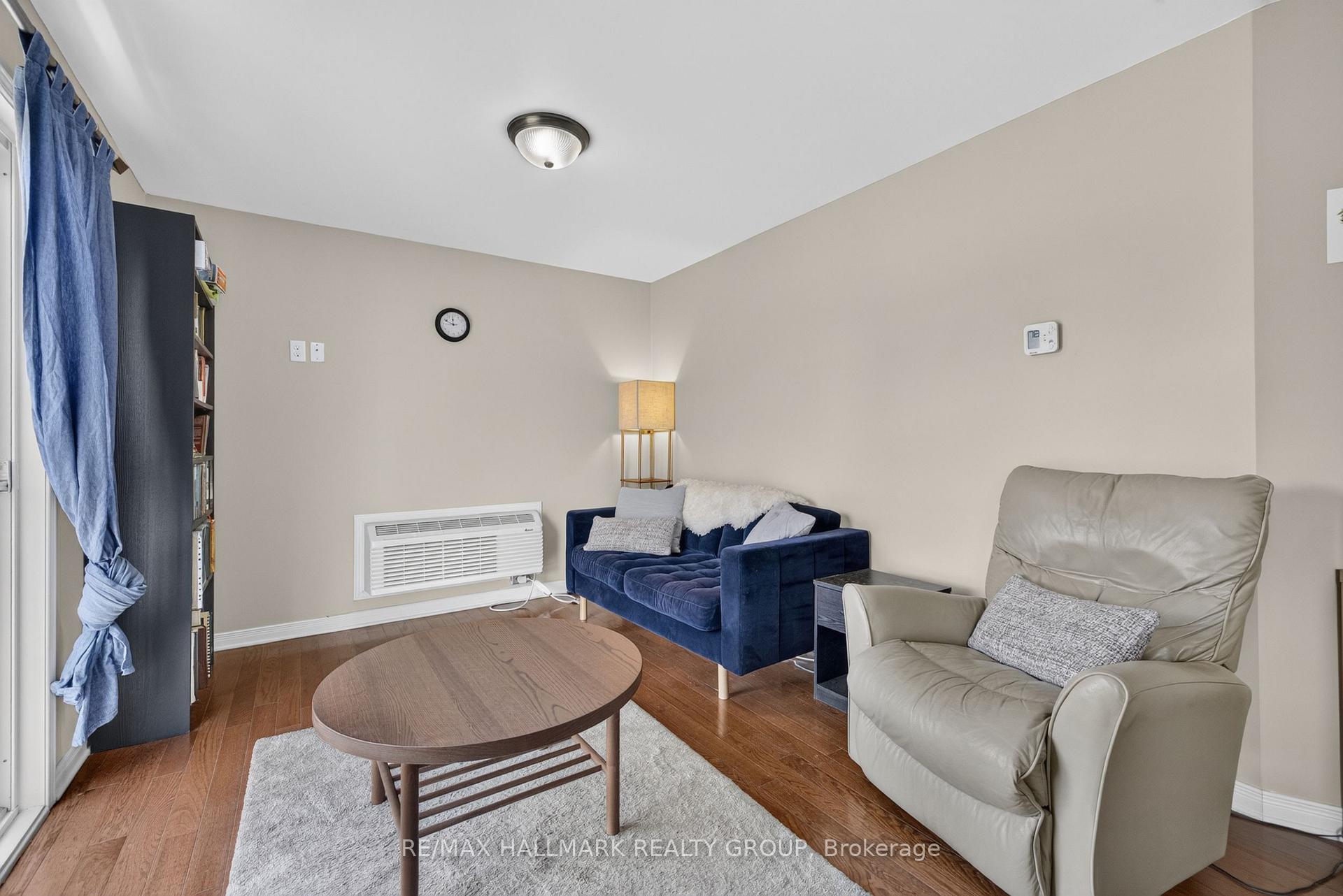 Photo 12 of Unit 401, 646 Cummings Avenue, Ottawa, Castle Heights/Rideau High — HOMEH