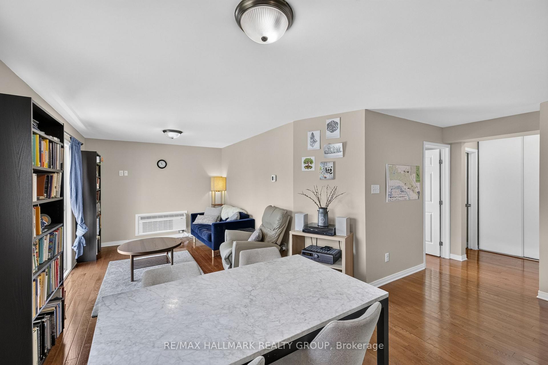 Photo 17 of Unit 401, 646 Cummings Avenue, Ottawa, Castle Heights/Rideau High — HOMEH