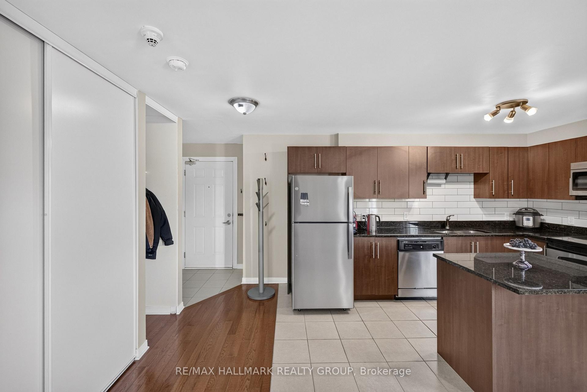 Photo 28 of Unit 401, 646 Cummings Avenue, Ottawa, Castle Heights/Rideau High — HOMEH