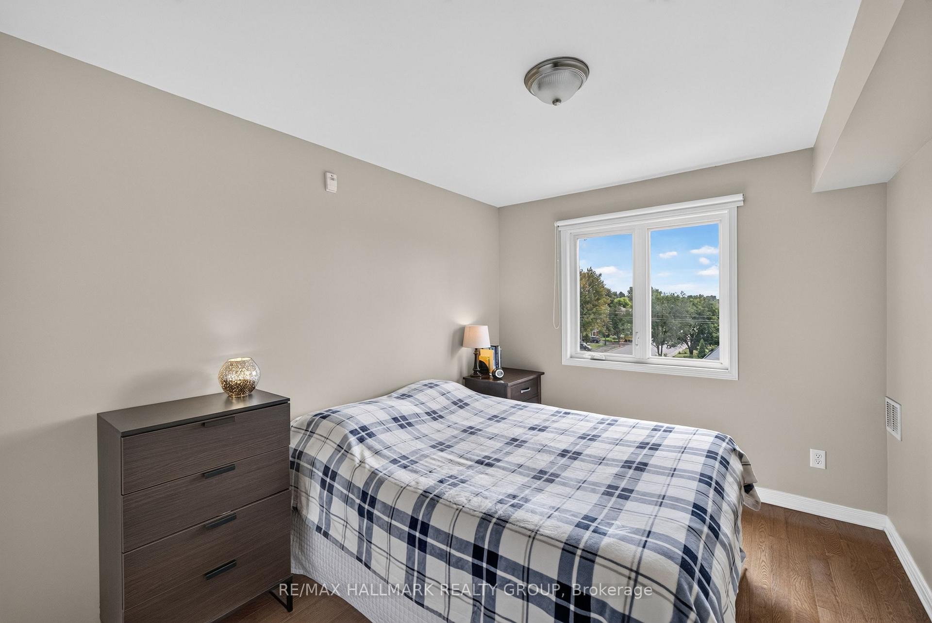 Photo 30 of Unit 401, 646 Cummings Avenue, Ottawa, Castle Heights/Rideau High — HOMEH