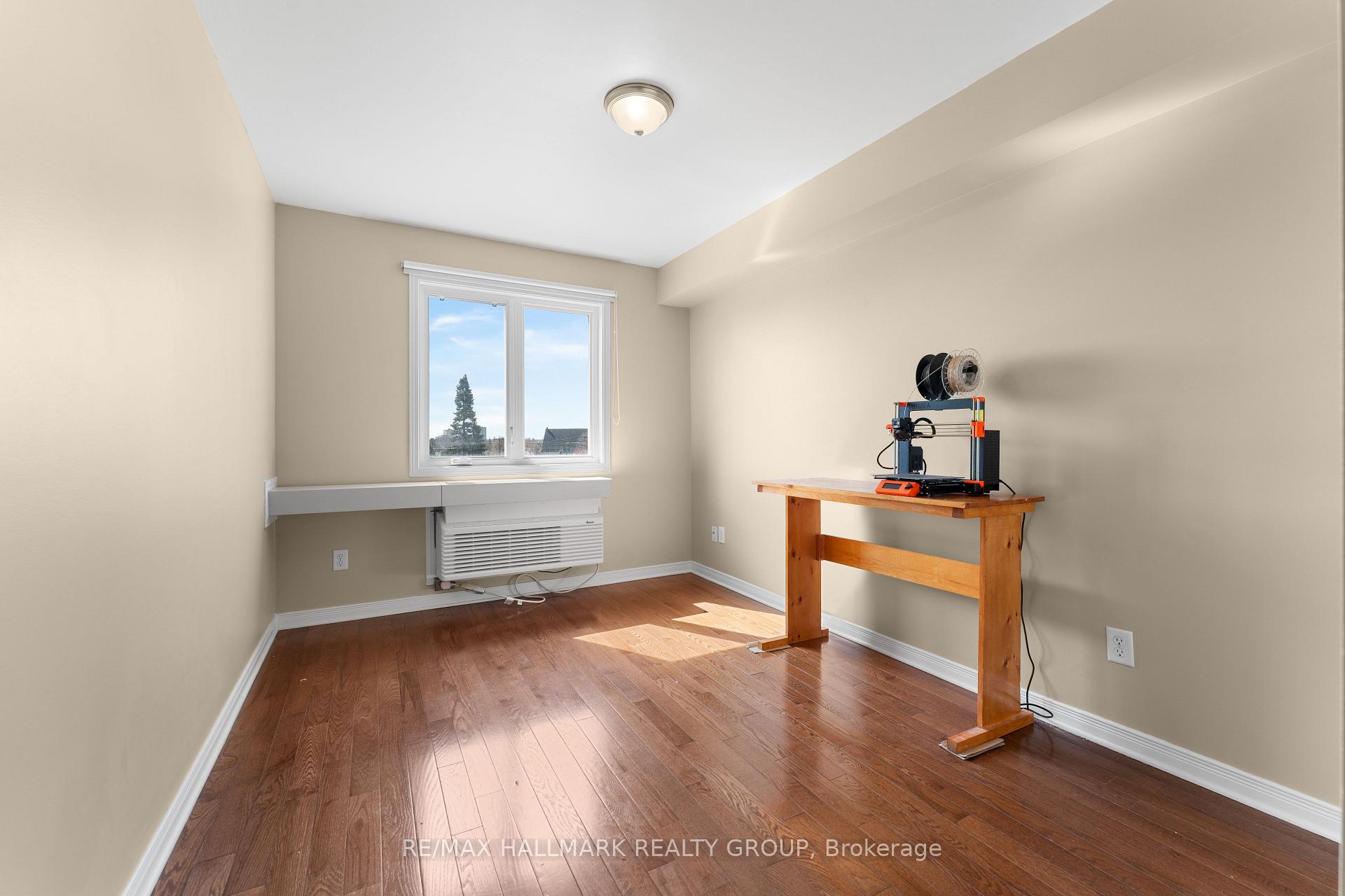 Photo 32 of Unit 401, 646 Cummings Avenue, Ottawa, Castle Heights/Rideau High — HOMEH