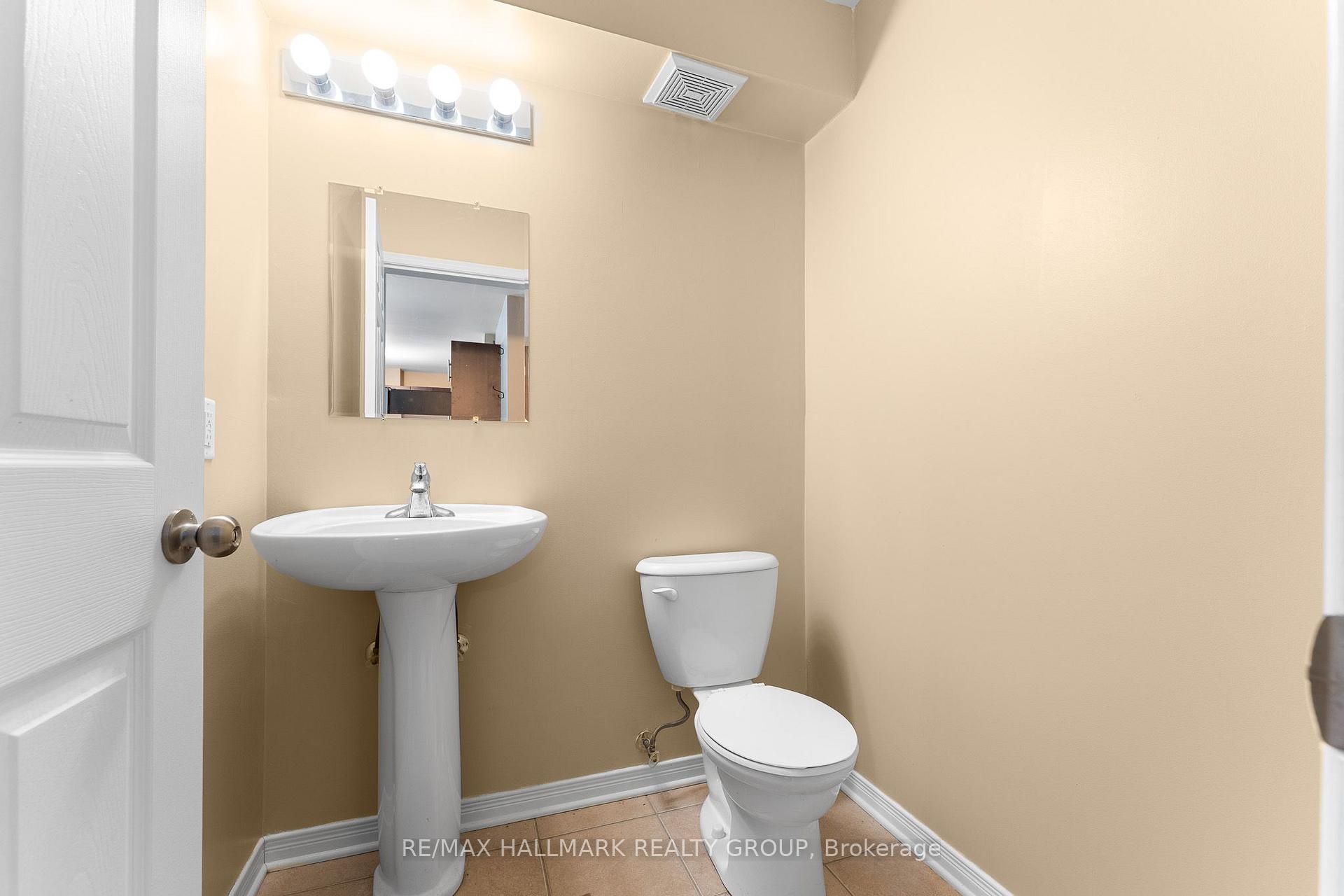 Photo 35 of Unit 401, 646 Cummings Avenue, Ottawa, Castle Heights/Rideau High — HOMEH