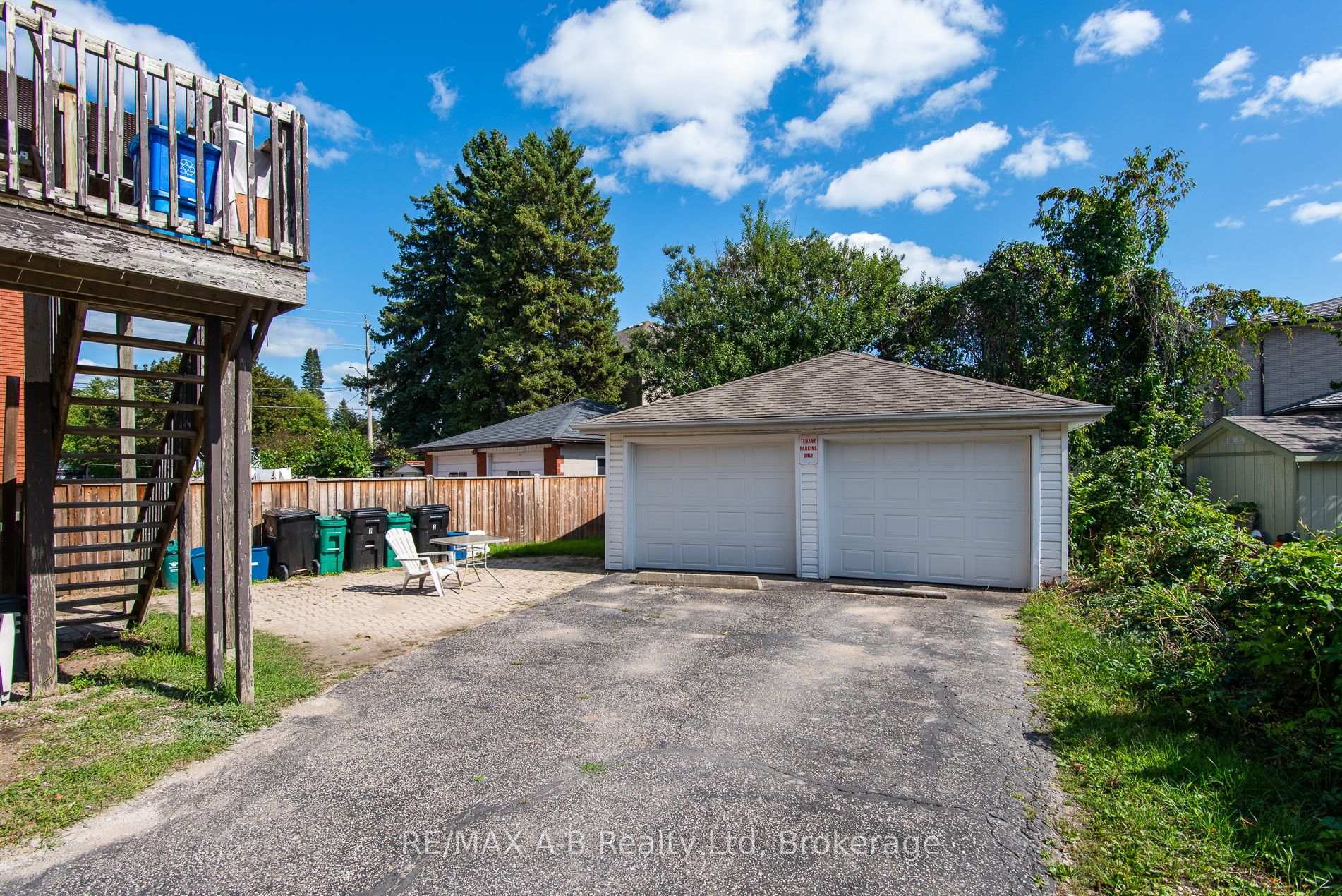 Photo 6 of 727 Frederick Street, Kitchener, Heritage Park/Rosemount — HOMEH