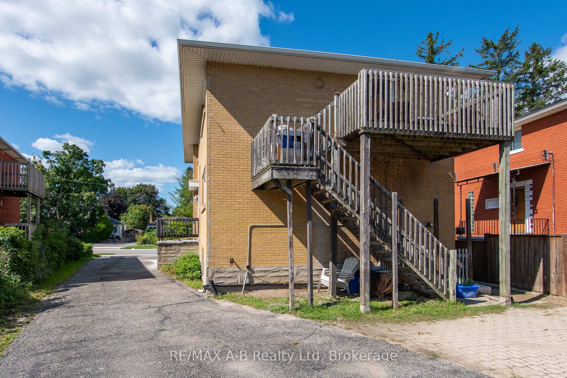 Photo 8 of 727 Frederick Street, Kitchener, Heritage Park/Rosemount — HOMEH