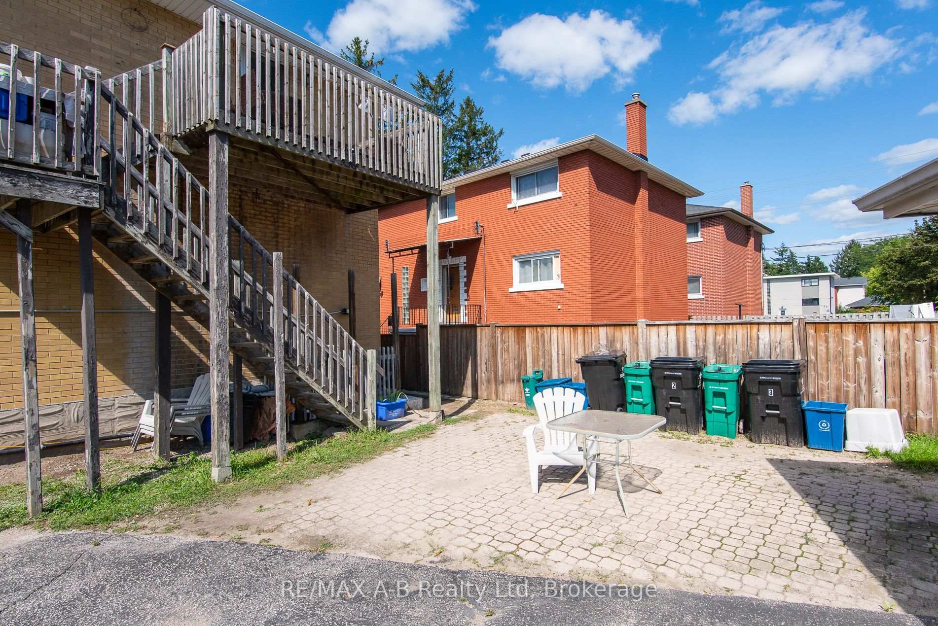 Photo 10 of 727 Frederick Street, Kitchener, Heritage Park/Rosemount — HOMEH