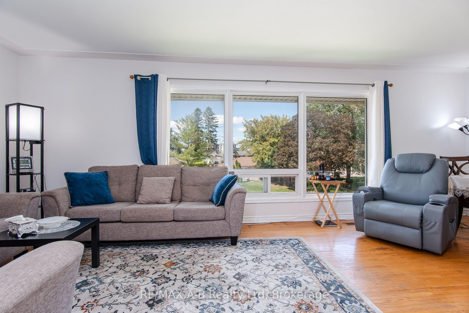 Photo 13 of 727 Frederick Street, Kitchener, Heritage Park/Rosemount — HOMEH