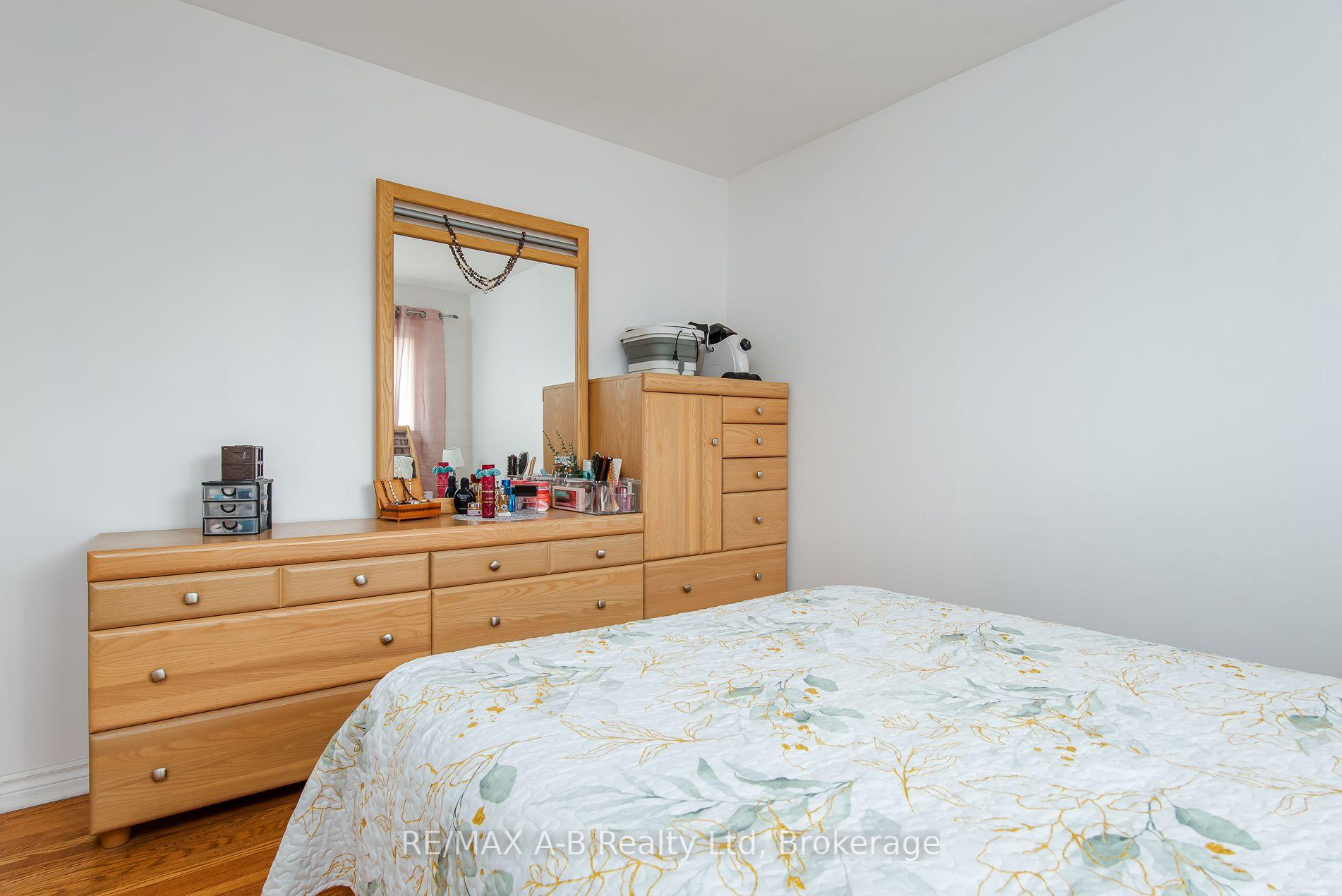 Photo 25 of 727 Frederick Street, Kitchener, Heritage Park/Rosemount — HOMEH