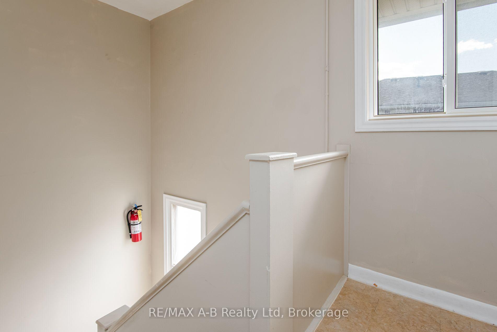 Photo 27 of 727 Frederick Street, Kitchener, Heritage Park/Rosemount — HOMEH
