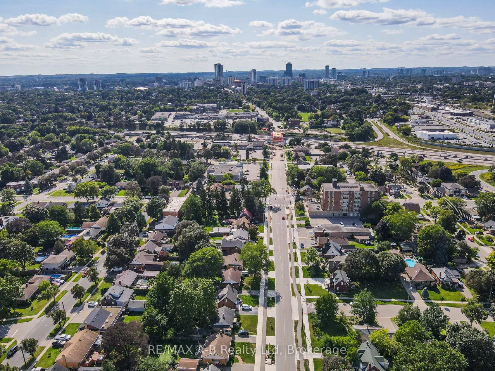 Photo 82 of 727 Frederick Street, Kitchener, Heritage Park/Rosemount — HOMEH