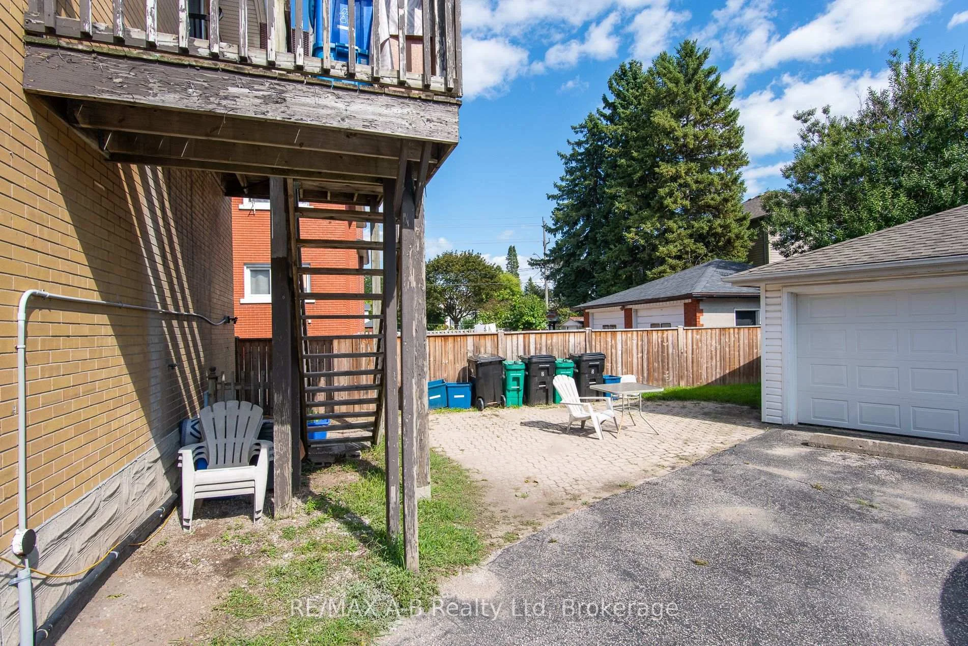 Photo 9 of 727 Frederick Street, Kitchener, Heritage Park/Rosemount — HOMEH