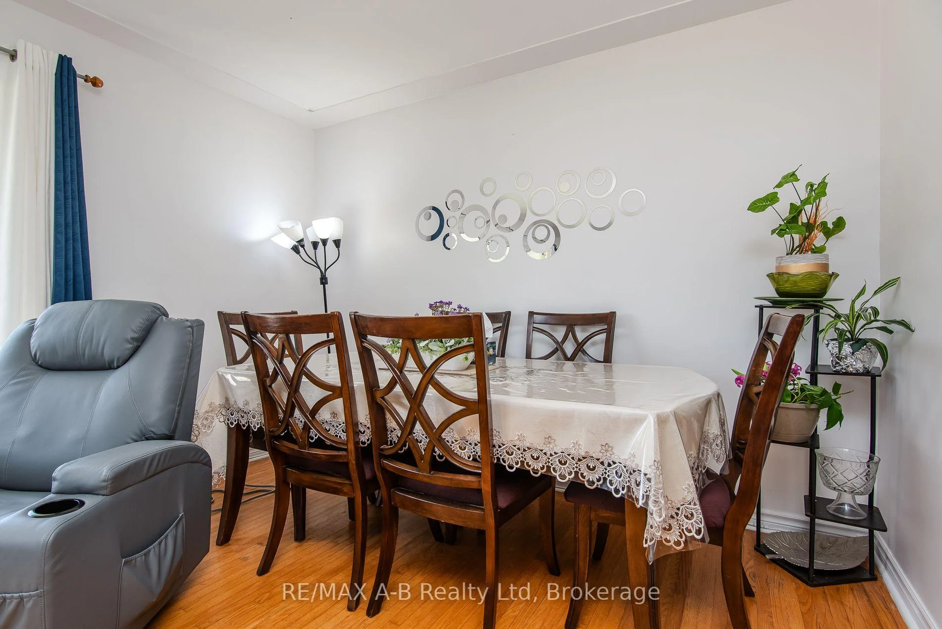 Photo 21 of 727 Frederick Street, Kitchener, Heritage Park/Rosemount — HOMEH