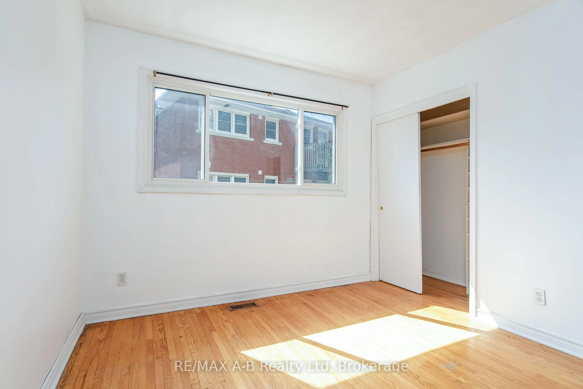 Photo 51 of 727 Frederick Street, Kitchener, Heritage Park/Rosemount — HOMEH