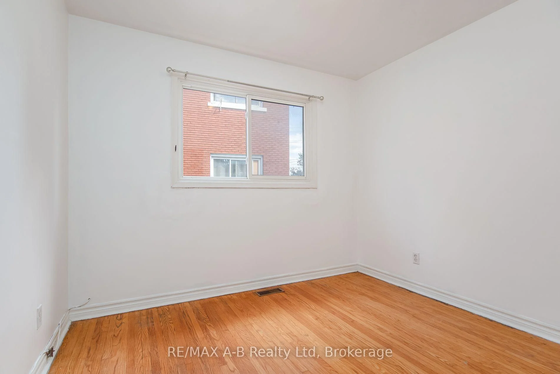 Photo 74 of 727 Frederick Street, Kitchener, Heritage Park/Rosemount — HOMEH