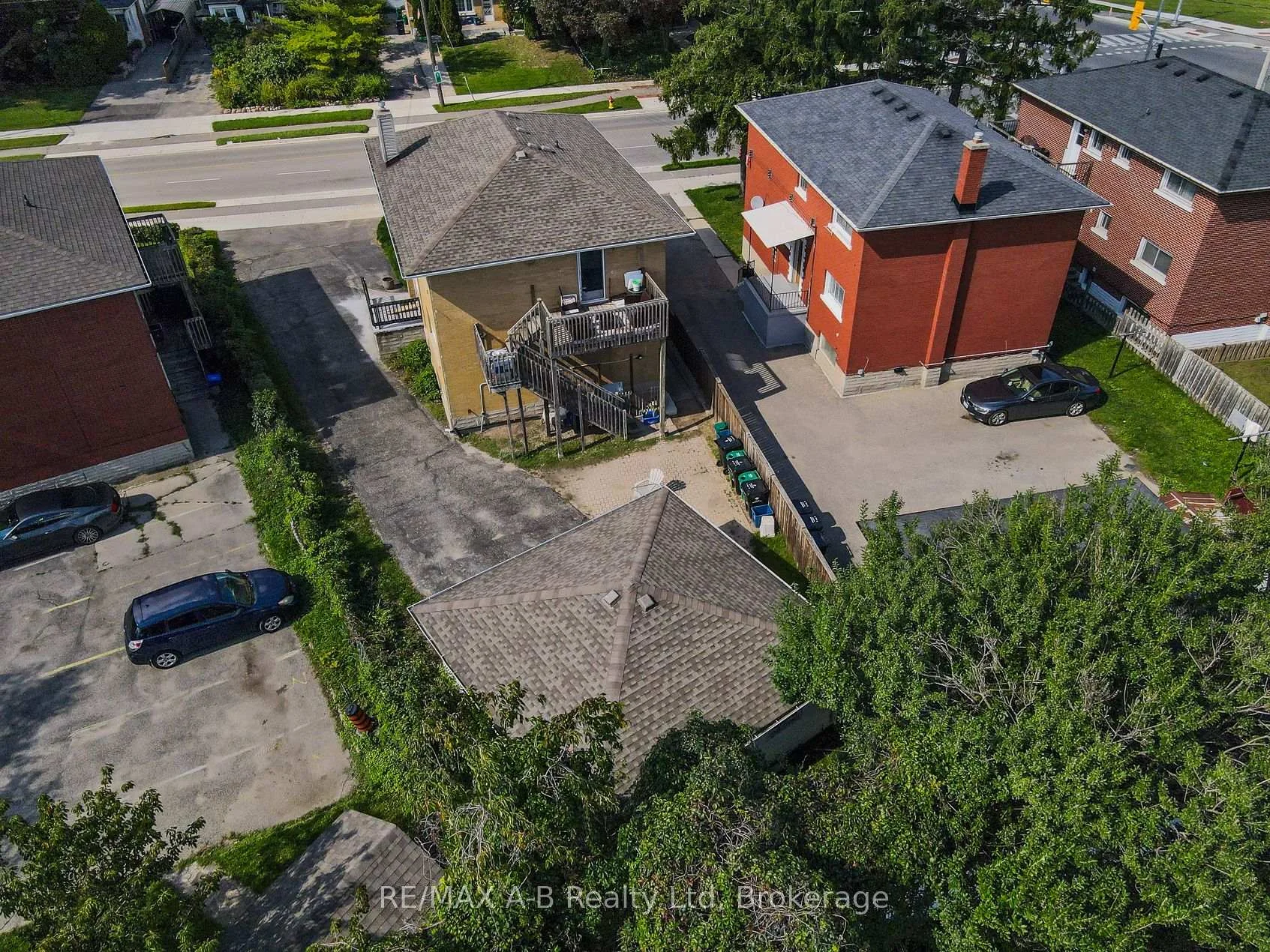 Photo 75 of 727 Frederick Street, Kitchener, Heritage Park/Rosemount — HOMEH