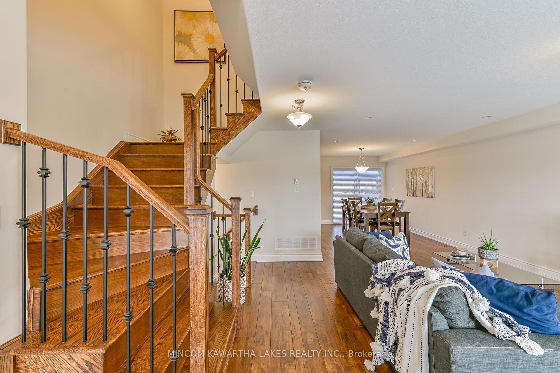 Photo 5 of 849 Broadway Boulevard, Peterborough, Northcrest Ward 5 — HOMEH