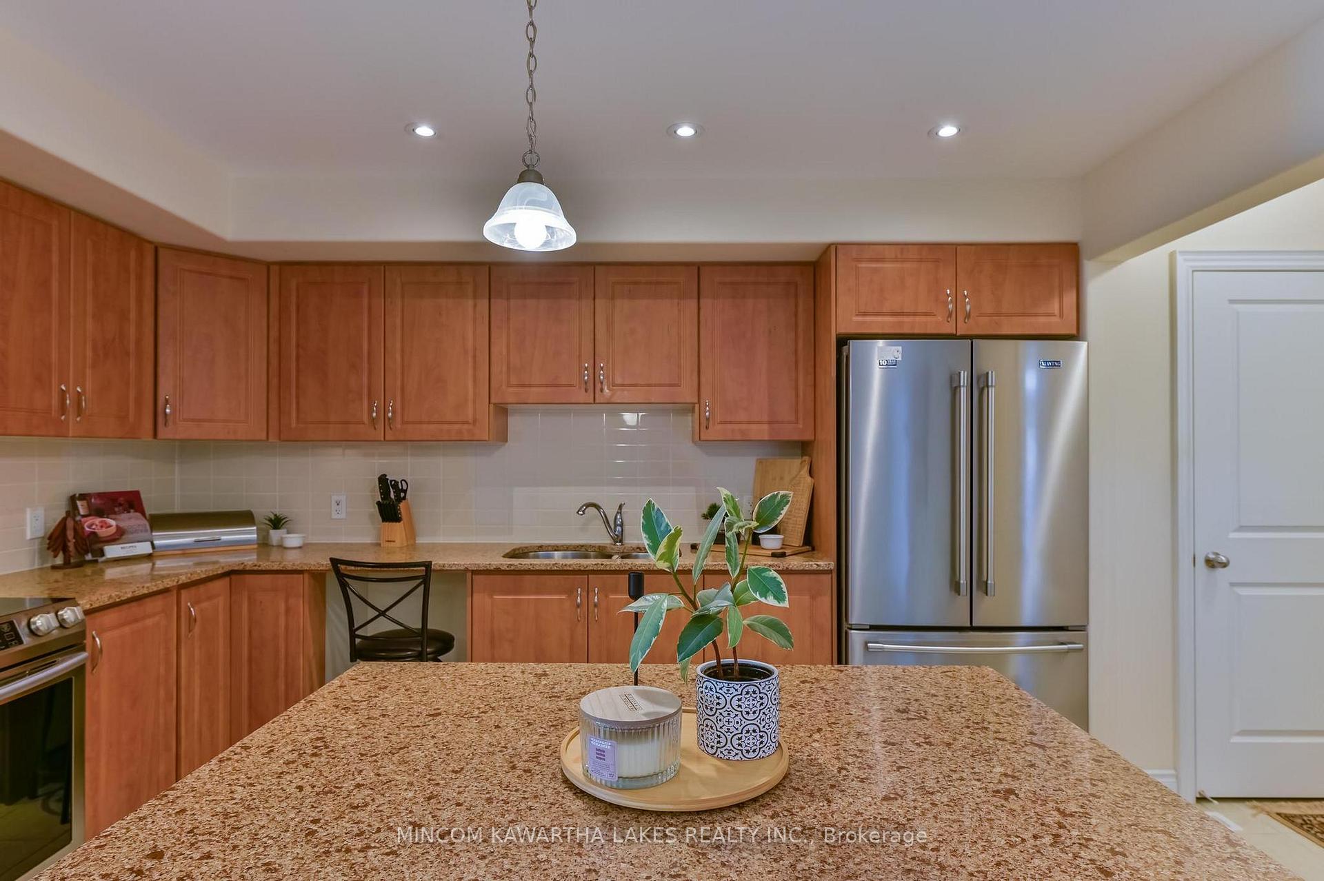 Photo 13 of 849 Broadway Boulevard, Peterborough, Northcrest Ward 5 — HOMEH