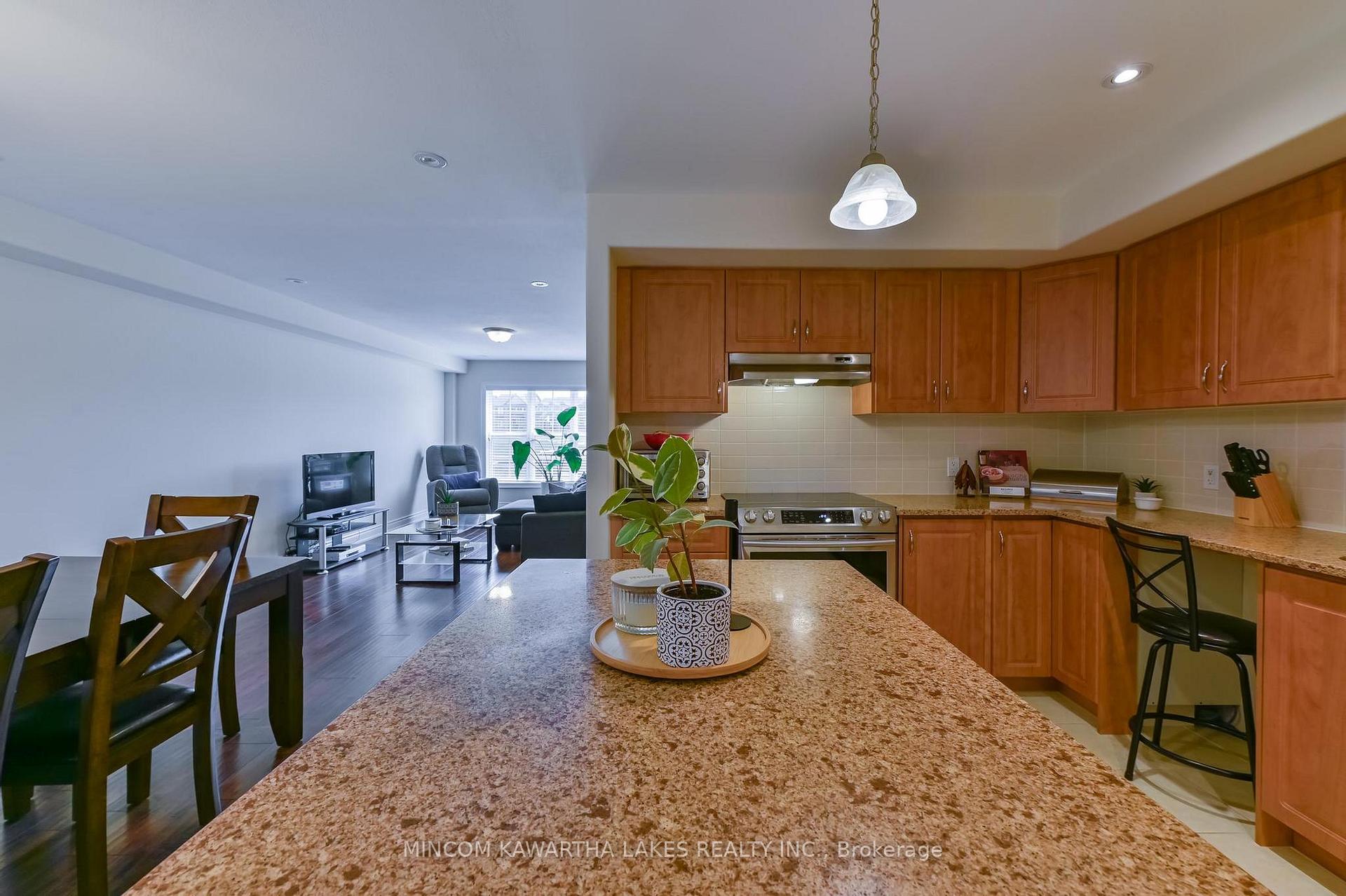 Photo 14 of 849 Broadway Boulevard, Peterborough, Northcrest Ward 5 — HOMEH