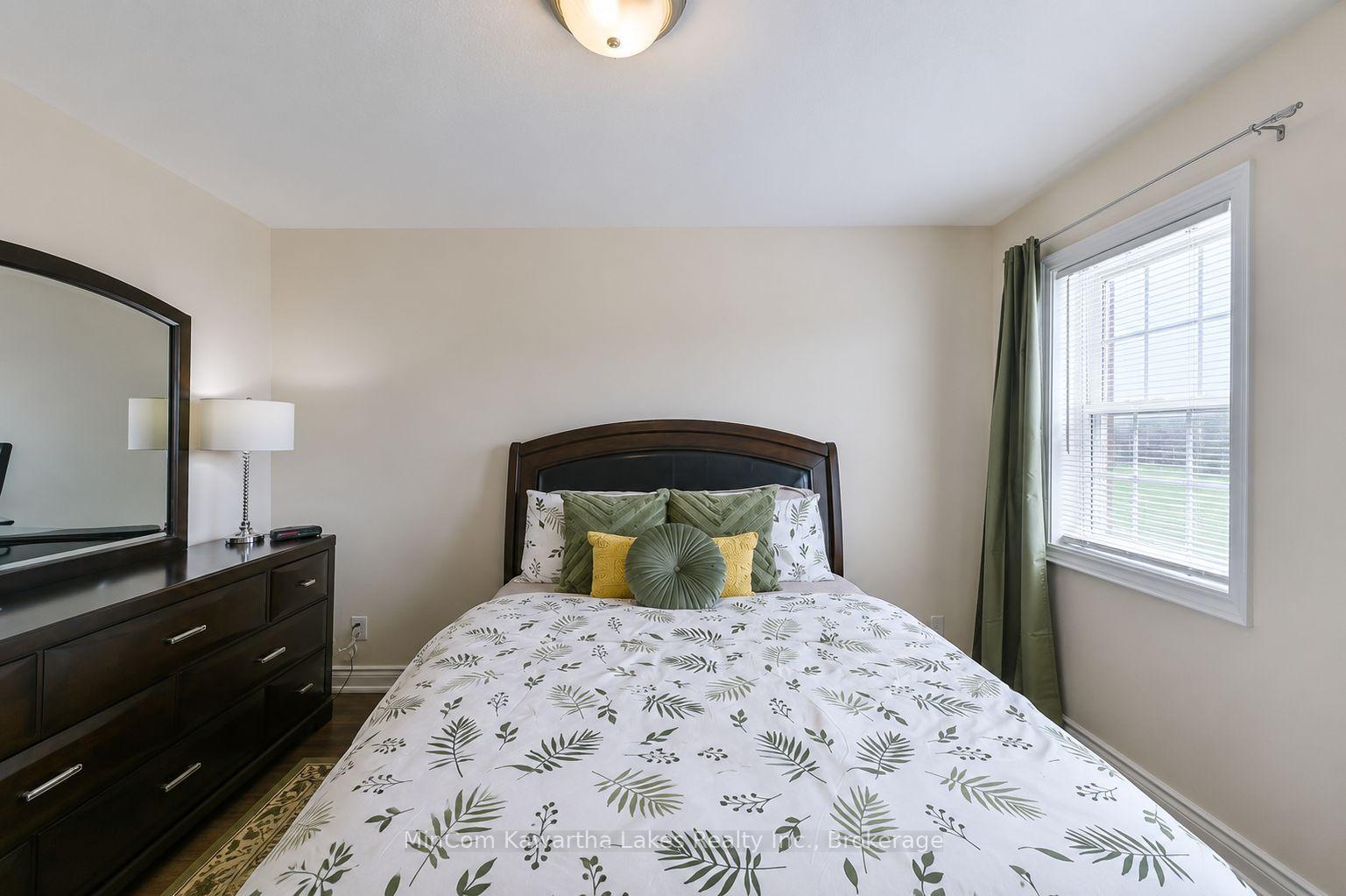Photo 23 of 849 Broadway Boulevard, Peterborough, Northcrest Ward 5 — HOMEH