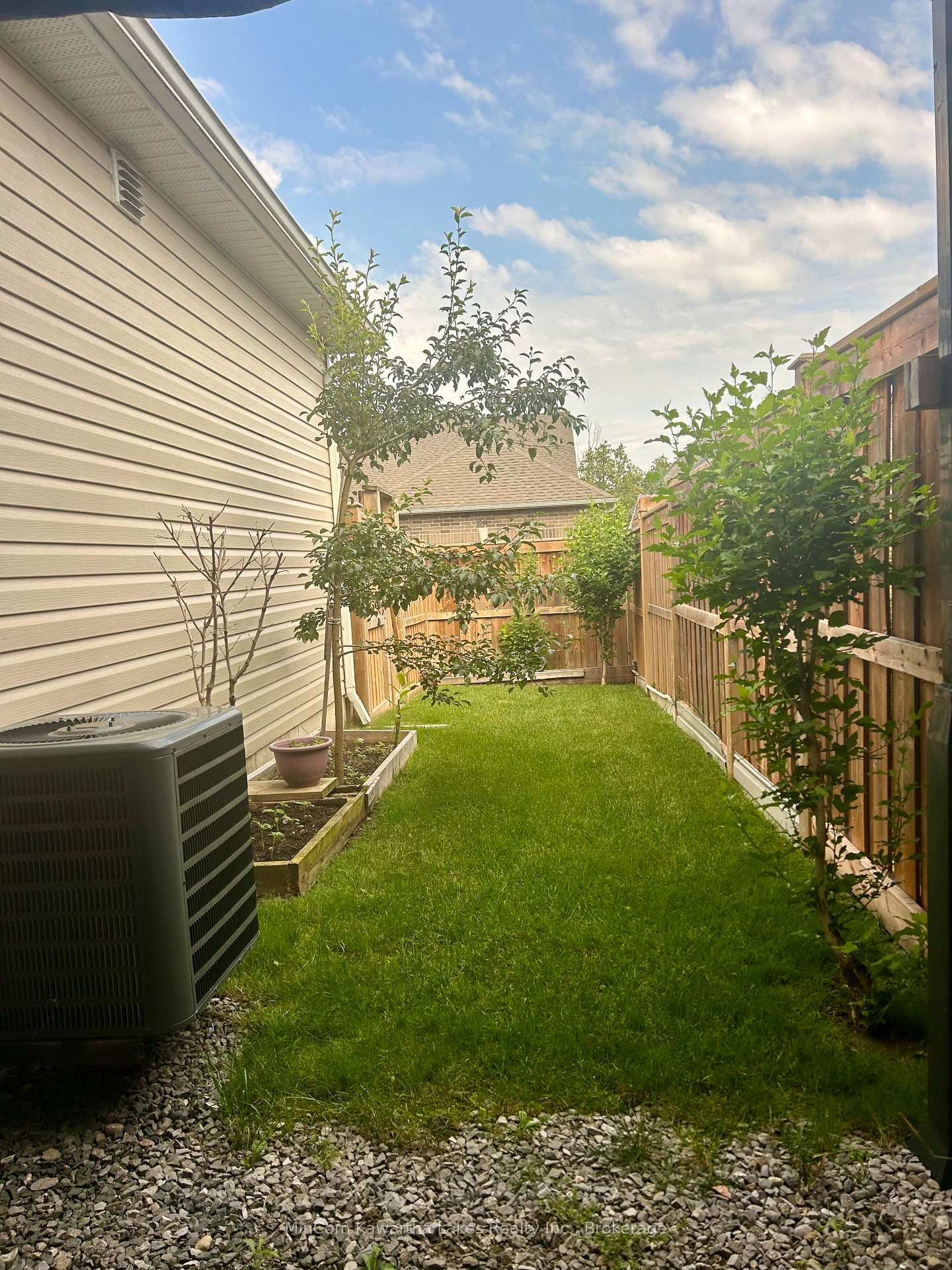 Photo 37 of 849 Broadway Boulevard, Peterborough, Northcrest Ward 5 — HOMEH