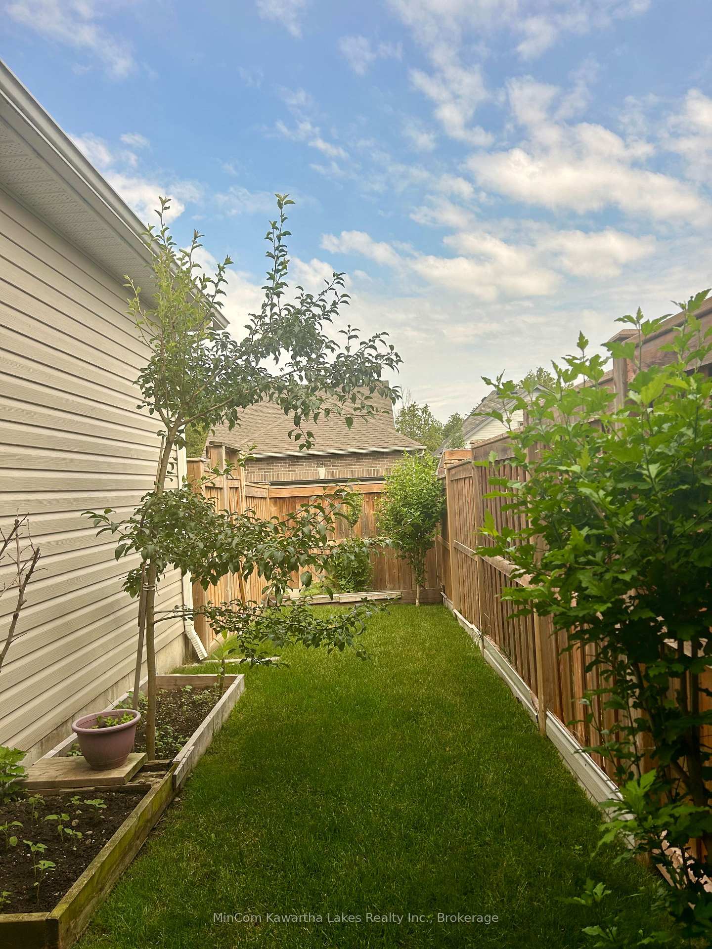 Photo 40 of 849 Broadway Boulevard, Peterborough, Northcrest Ward 5 — HOMEH