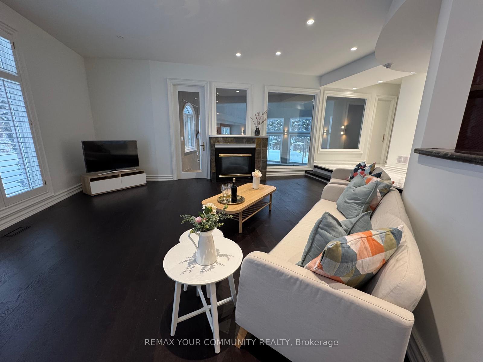 Photo 9 of 76 Silver Fox Place, Vaughan, Rural Vaughan — HOMEH