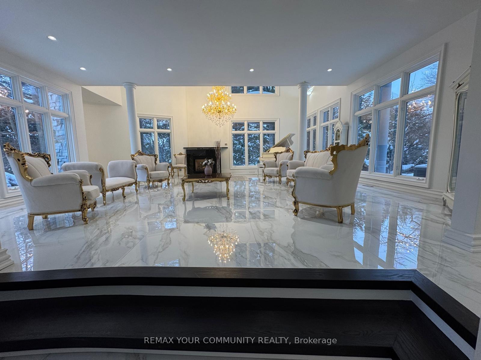 Photo 6 of 76 Silver Fox Place, Vaughan, Rural Vaughan — HOMEH